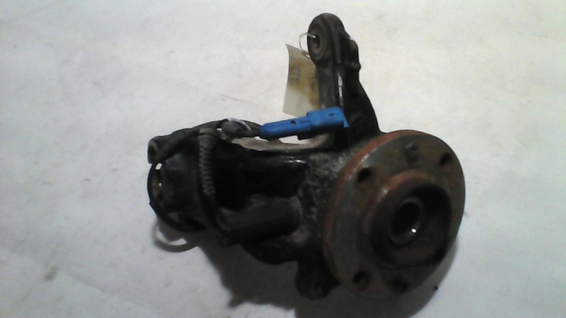 Fuso a snodo anteriore sinistro CITROEN C3 3 PHASE 1 Gasolina - 1
