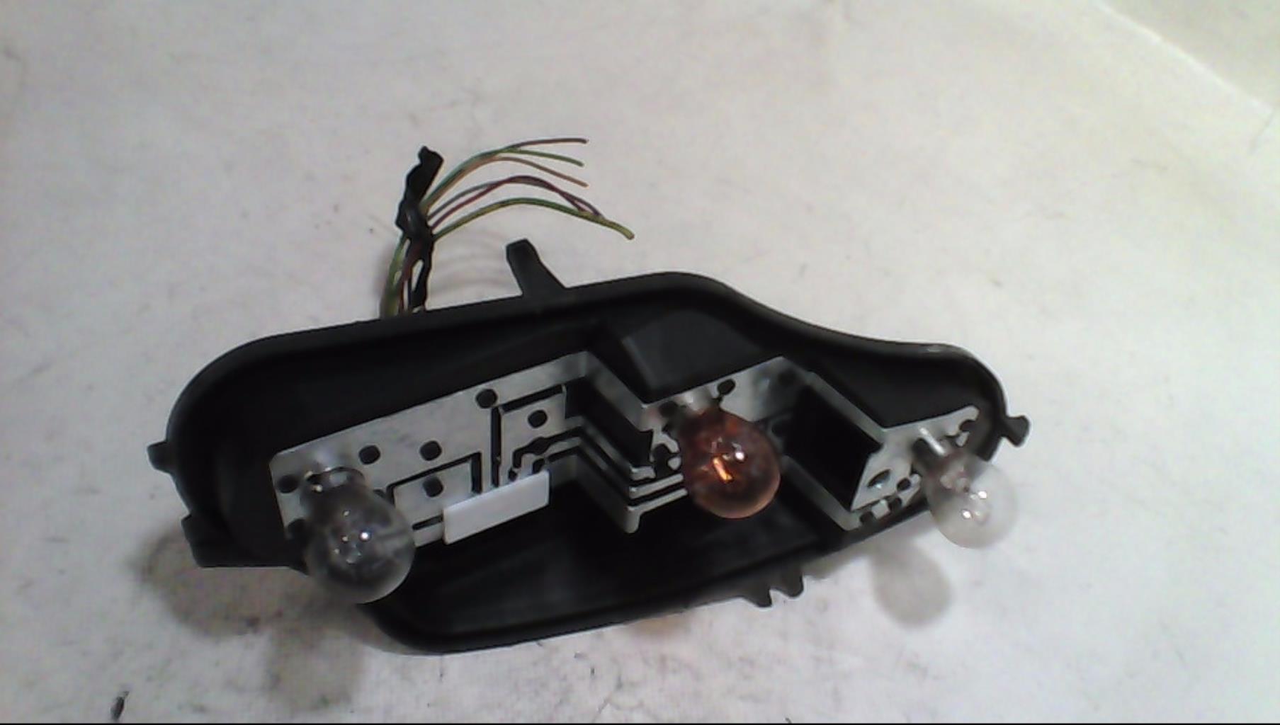 Base portalampade fanale posteriore destro CITROEN C3 2 PHASE 1 Diésel - 1