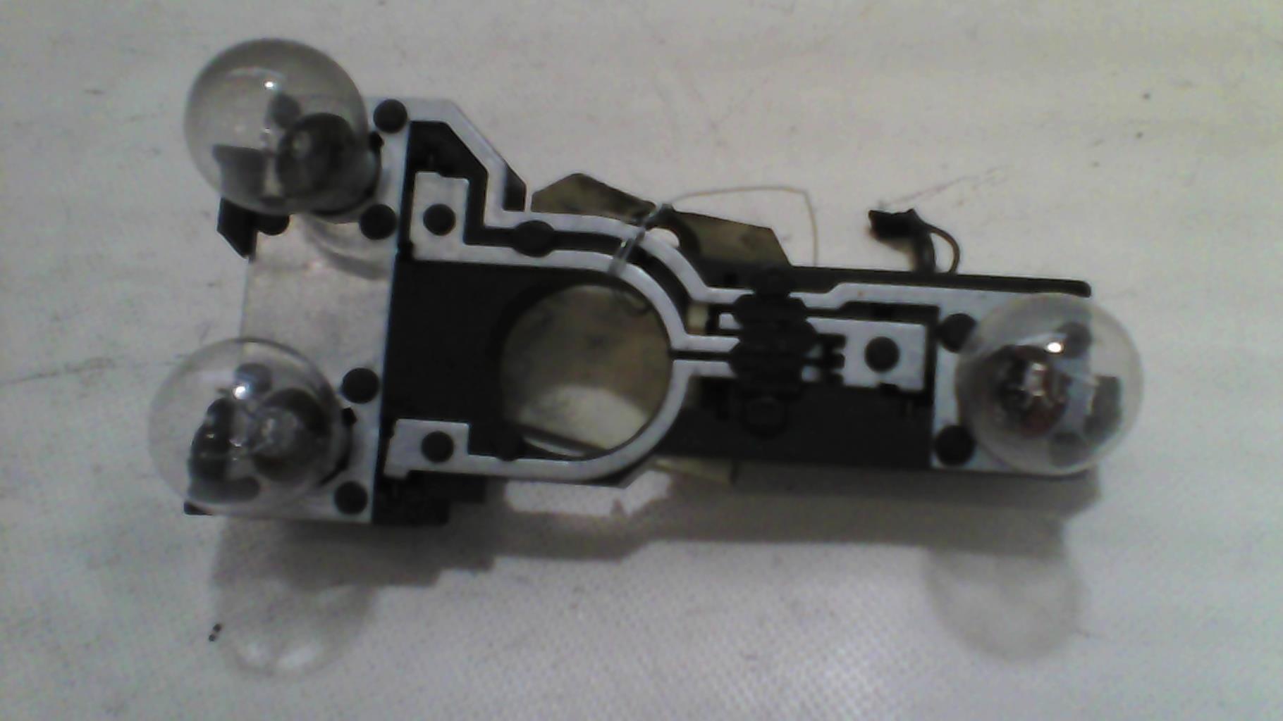 Base portalampade fanale posteriore sinistro RENAULT LAGUNA 2 PHASE 1 Diésel - 1
