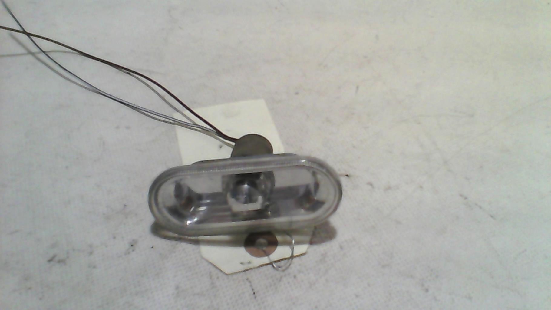 Ripetitore lampeggiante anteriore sinistro (Luci) VOLKSWAGEN POLO 4 PHASE 1 Gasolina - 1