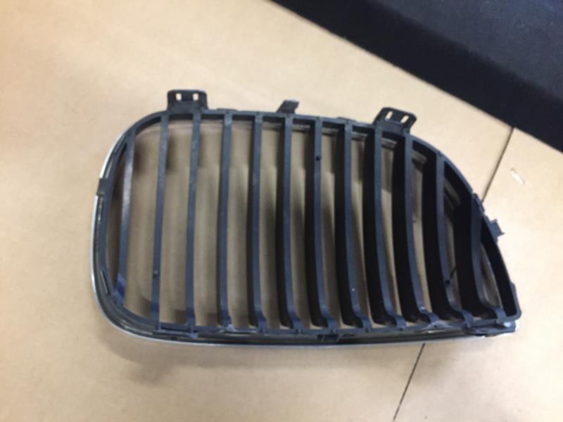 Calandre gauche BMW SERIE 1 E87 PHASE 1 Diesel - 1