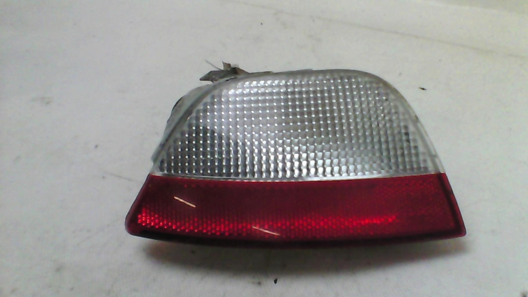 Feu de recul droit FORD FOCUS 2 PHASE 1 Diesel - 1