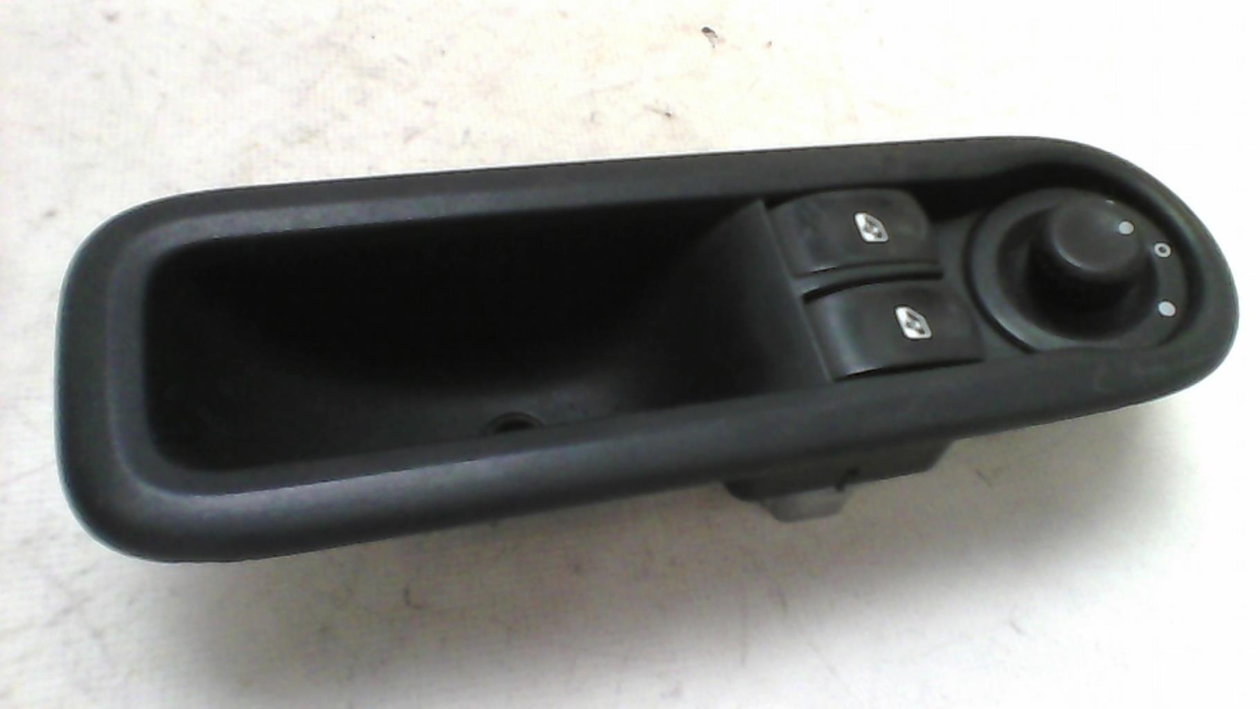 Interruptor de elevalunas RENAULT CLIO 3 PHASE 1 Diésel - 1
