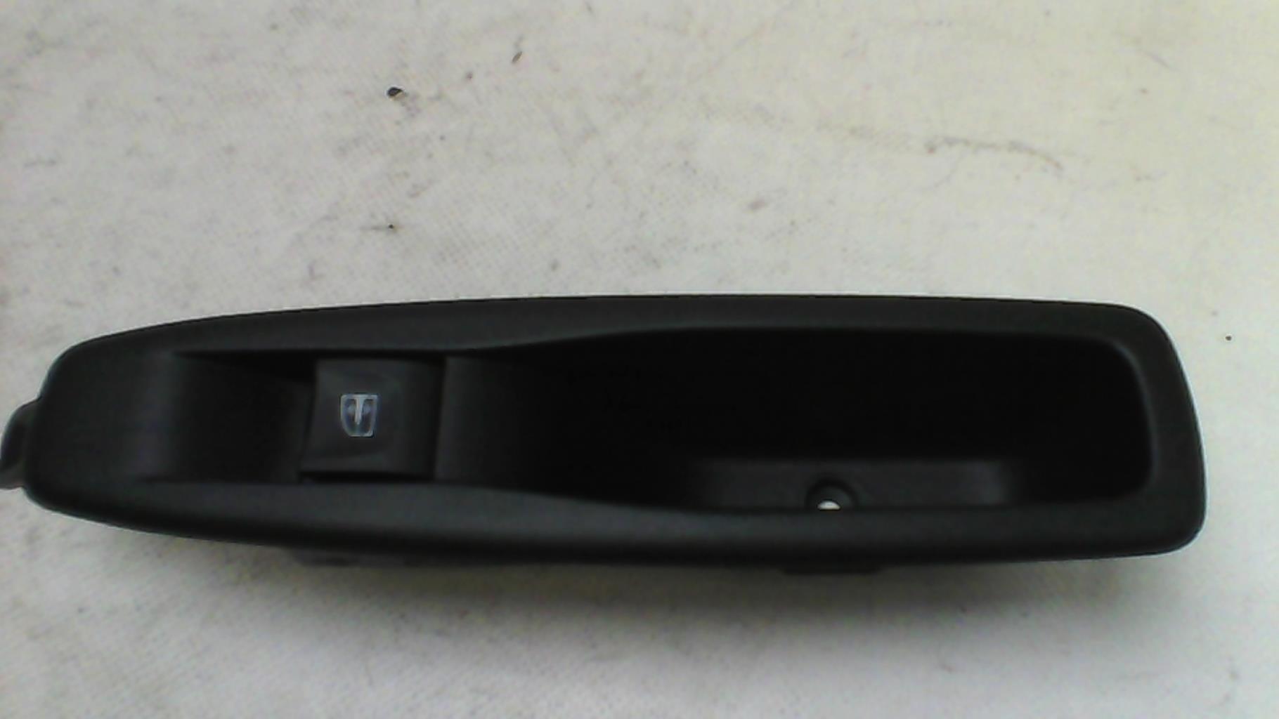 Interruttore lavacristalli posteriore destro RENAULT CAPTUR 1 PHASE 1 Diésel - 1