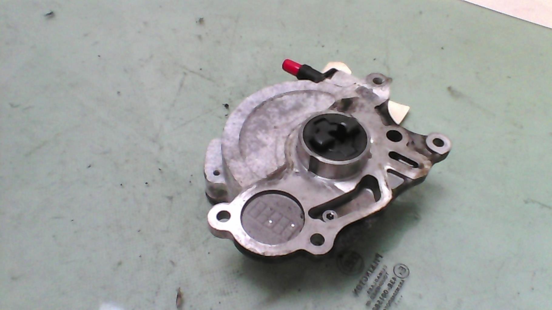Pompe à vide VOLKSWAGEN GOLF 6 Diesel - 1