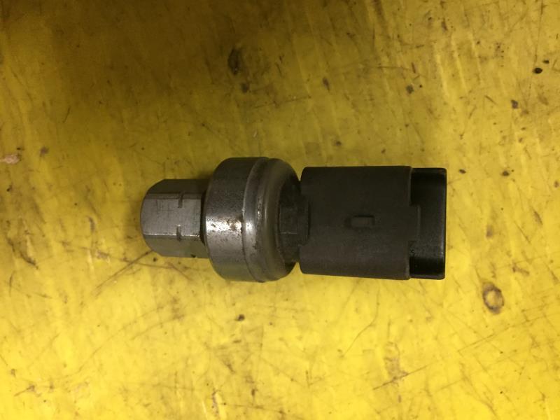 Pressostat de climatisation PEUGEOT 207 PHASE 1 Diesel - 1