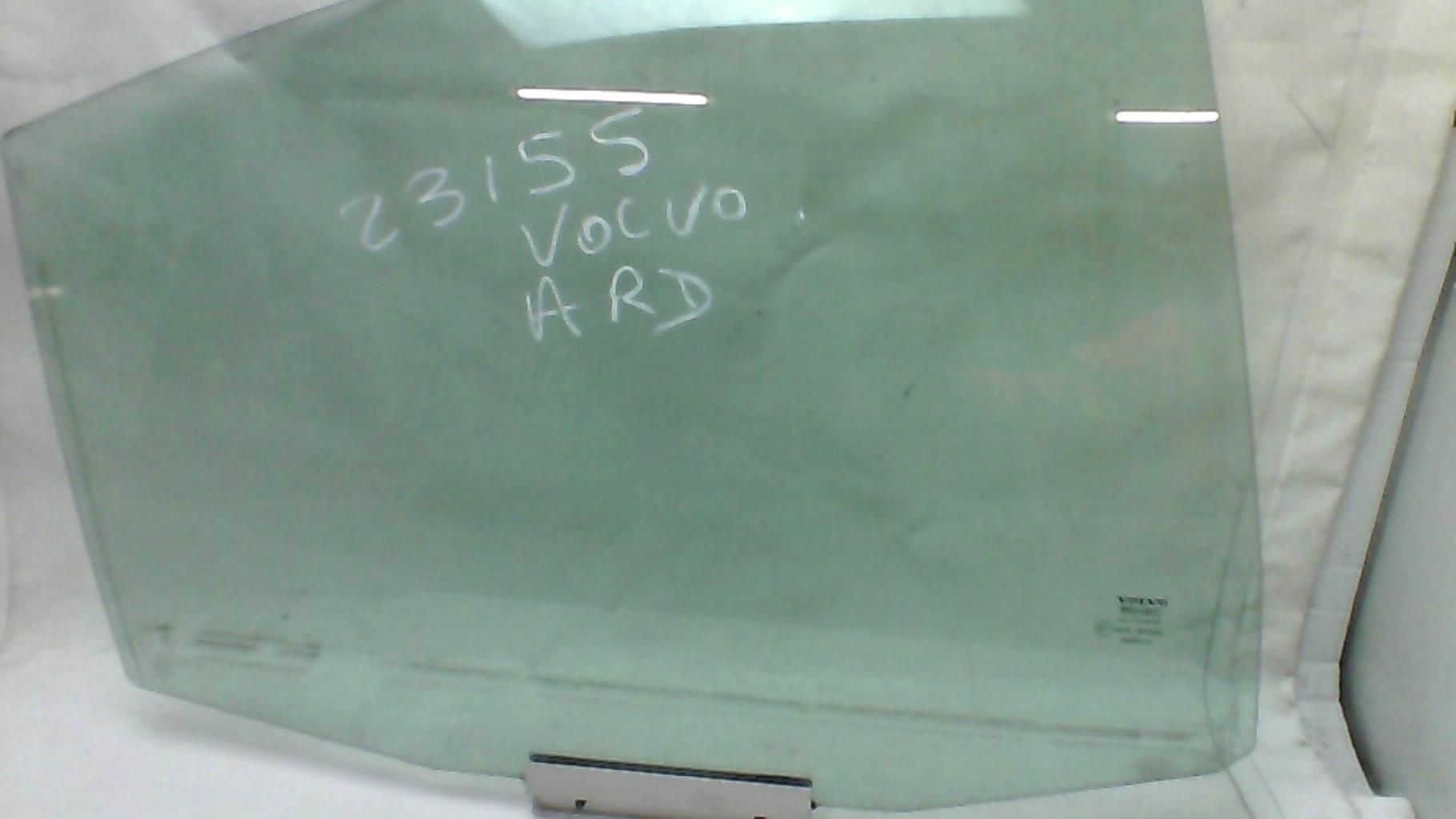 Vetro posteriore destro VOLVO S 60 1 PHASE 1 Diésel - 1