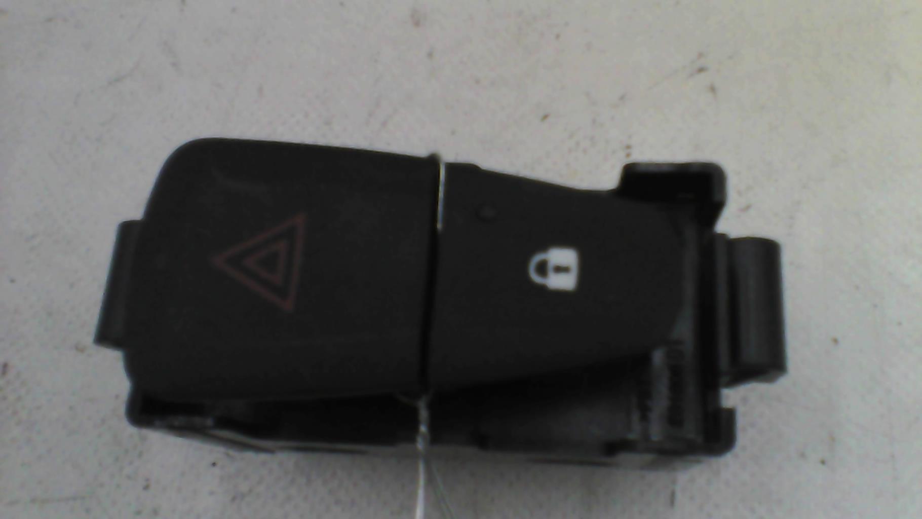 Bouton de warning DACIA LOGAN MCV 2 PHASE 2 BREAK Essence - 1