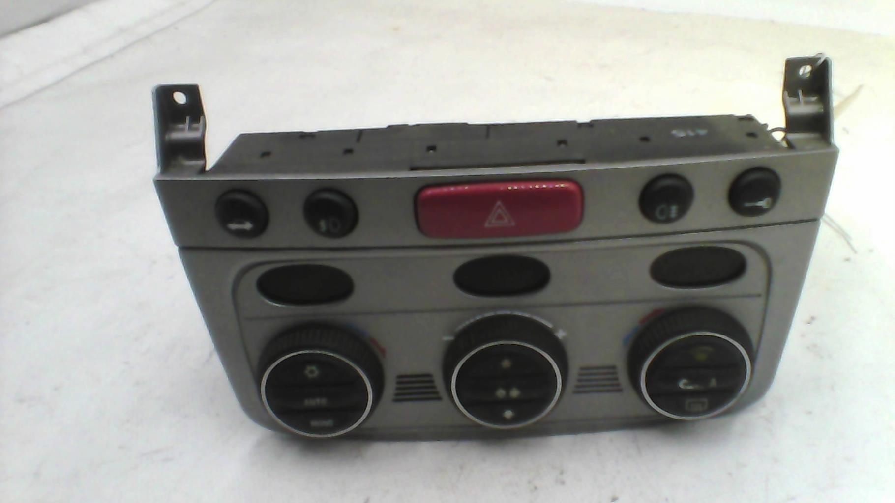 Commande chauffage ALFA ROMEO GT Essence - 1
