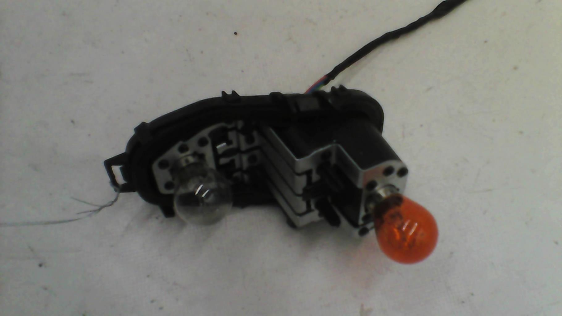 Base portalampade fanale posteriore destro RENAULT CLIO 4 PHASE 2 Diésel - 1
