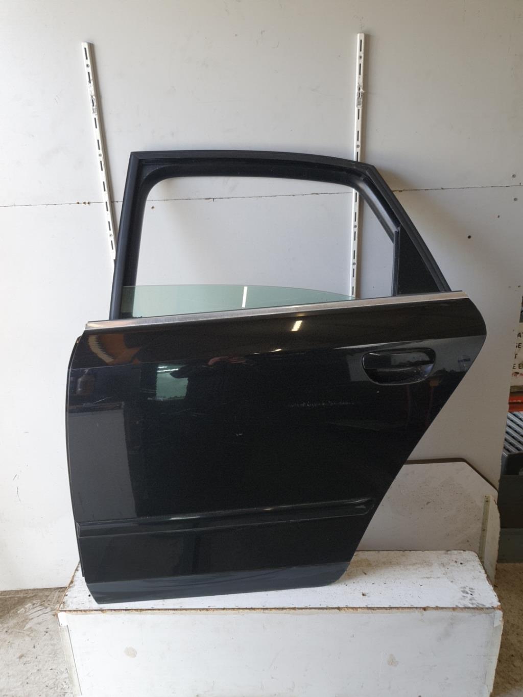 Porte arriere gauche AUDI A4 2 PHASE 1 Diesel - 1