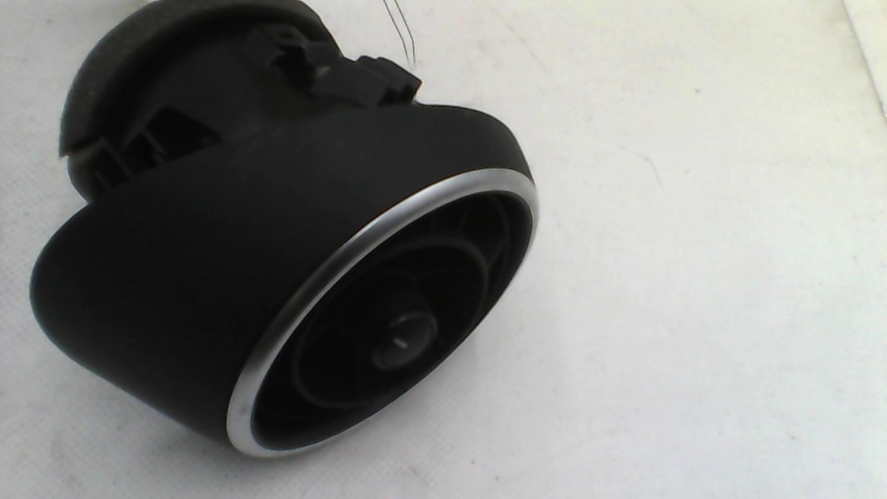 Bocchetta aerazione cruscotto AUDI A1 1 SPORTBACK PHASE 2 Diésel - 1
