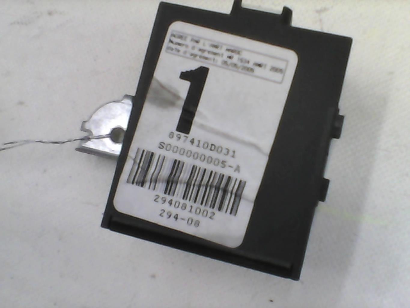 Boitier de centralisation TOYOTA YARIS 2 PHASE 1 Essence - 1