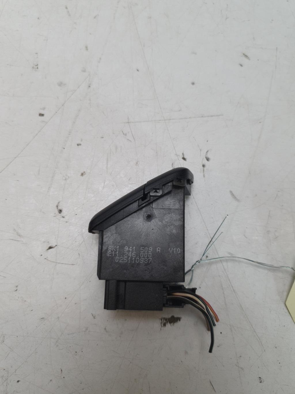 Bouton de warning AUDI A4 3 AVANT PHASE 1 BREAK Diesel - 1