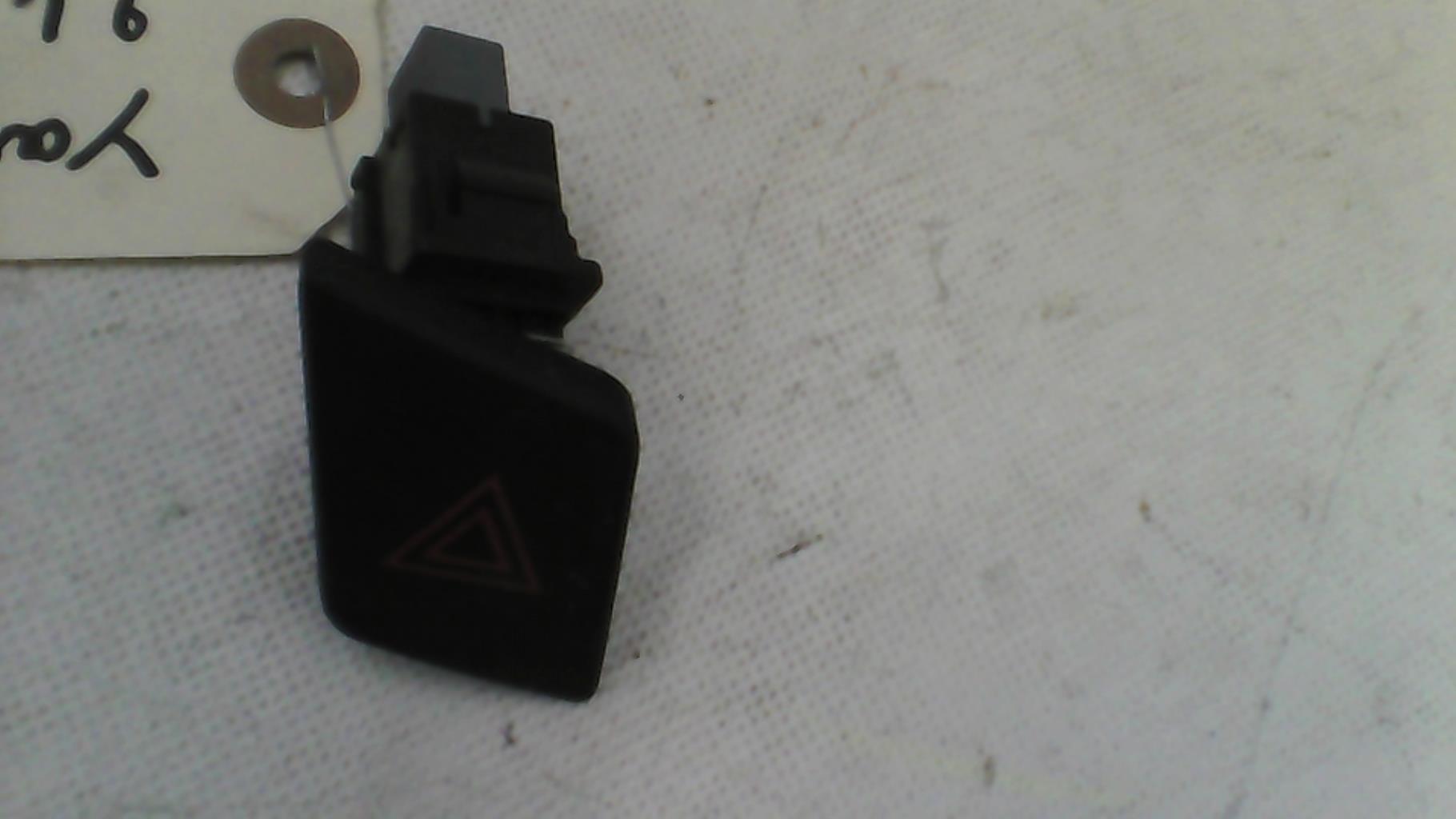 Interruttore luci emergenza TOYOTA YARIS 2 PHASE 1 Gasolina - 1