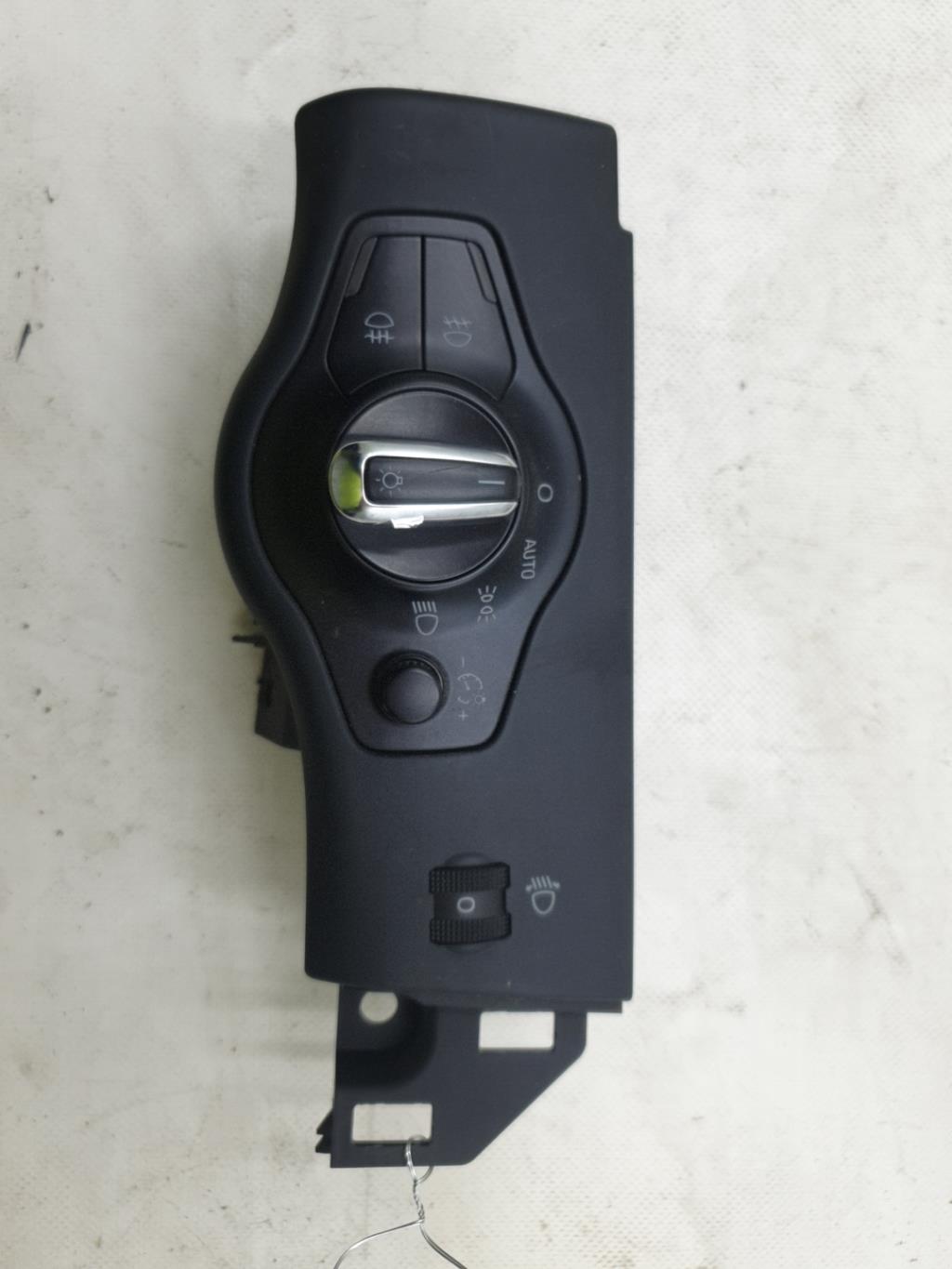 Commande de phare AUDI A4 3 AVANT PHASE 1 BREAK Diesel - 1