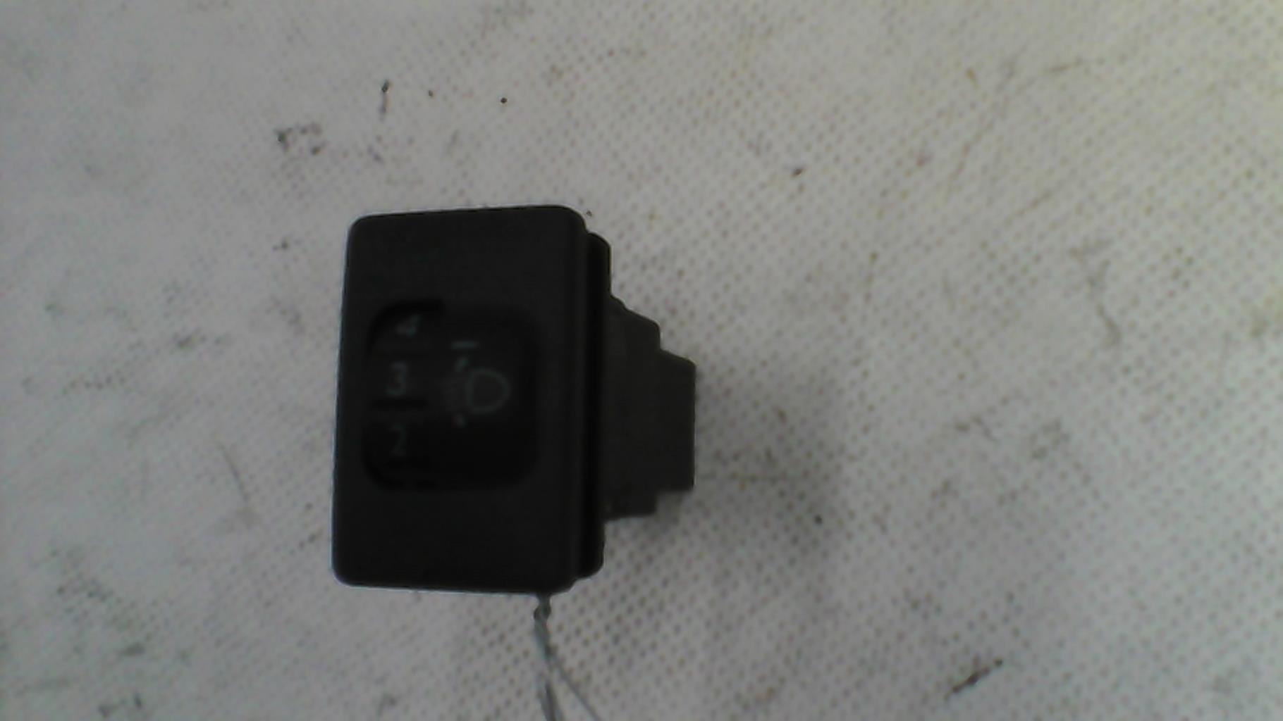 Comando regolazione altezza fari TOYOTA YARIS 2 PHASE 1 Gasolina - 1