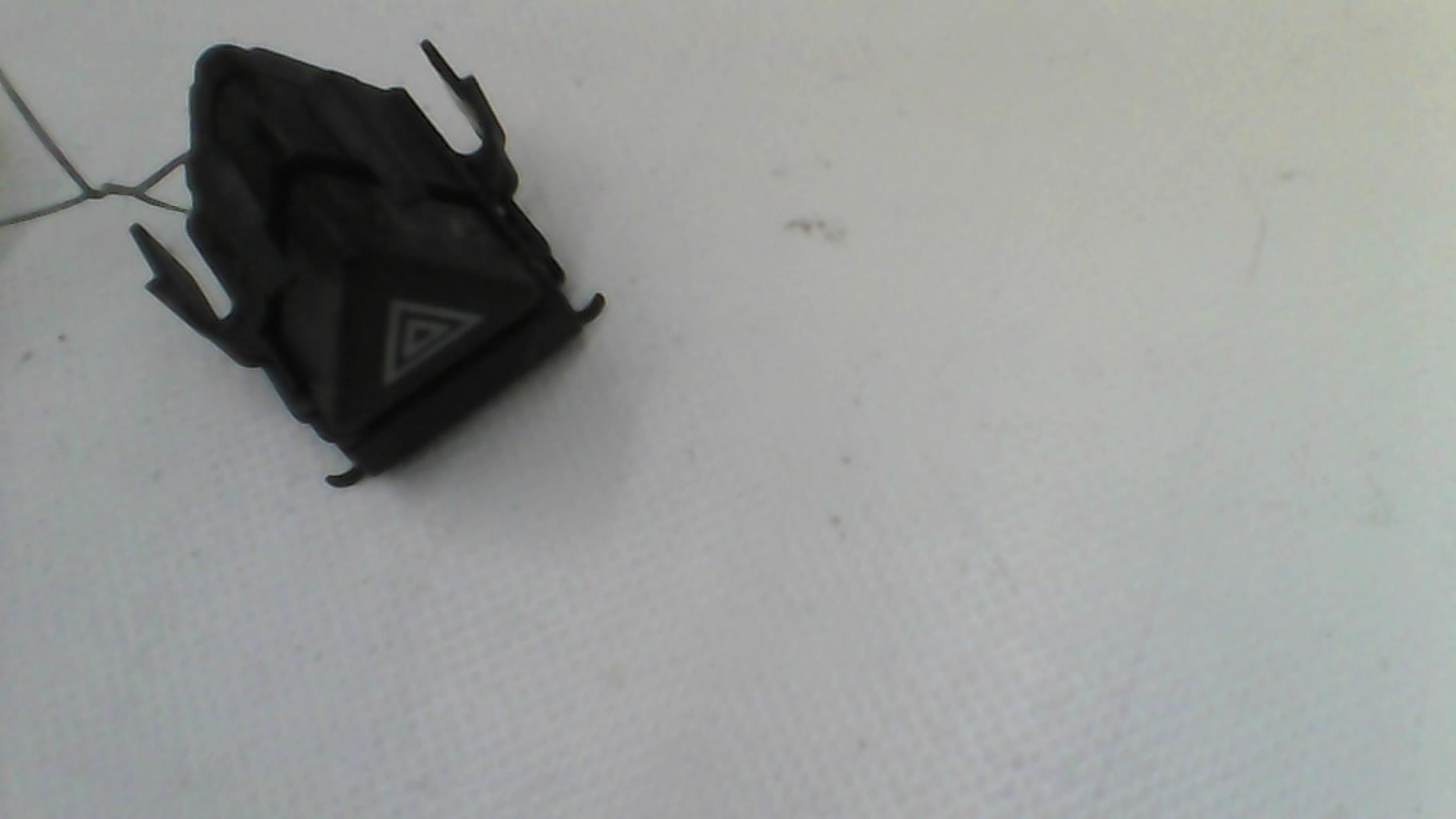 Interruttore luci emergenza MERCEDES CLASSE A 169 PHASE 1 Diésel - 1