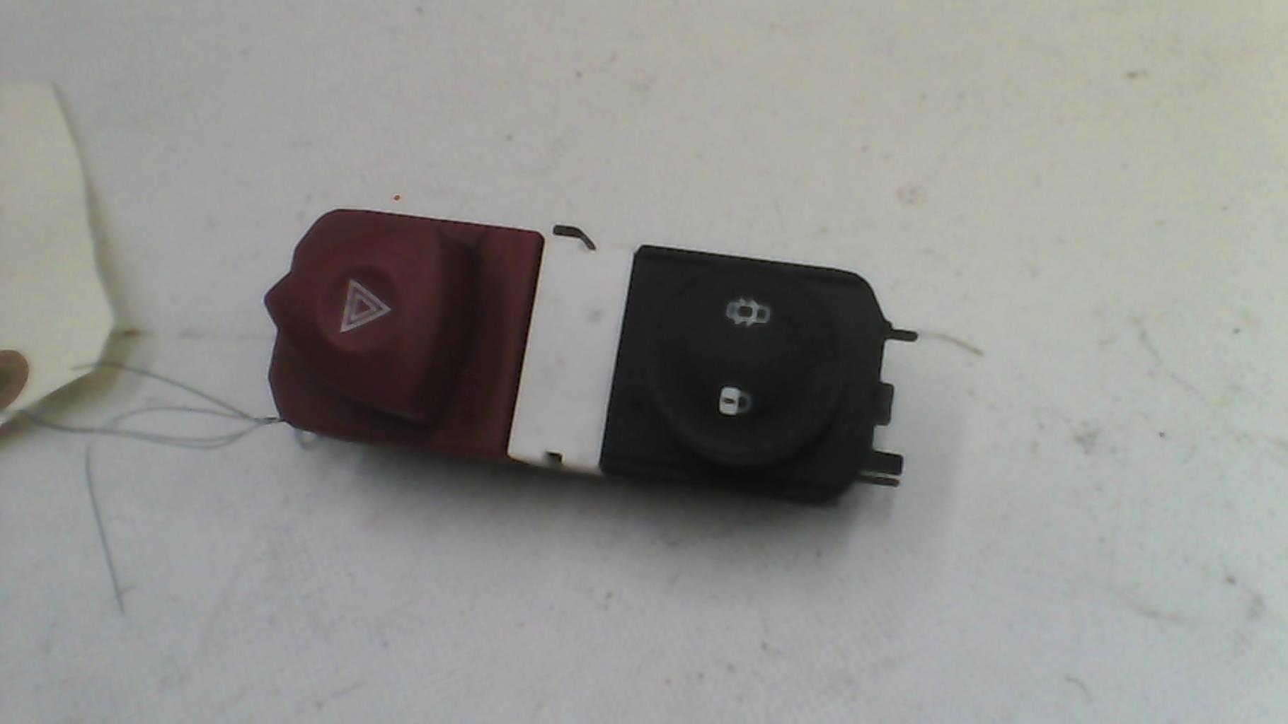 Bouton de warning RENAULT SCENIC 2 PHASE 2 Diesel - 1