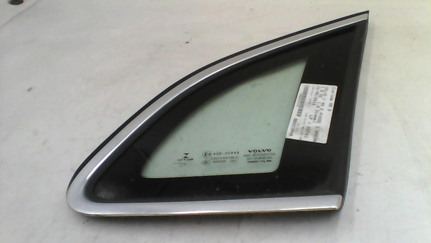 Custode arriere droit VOLVO V 40 2 PHASE 1 BREAK Diesel - 1