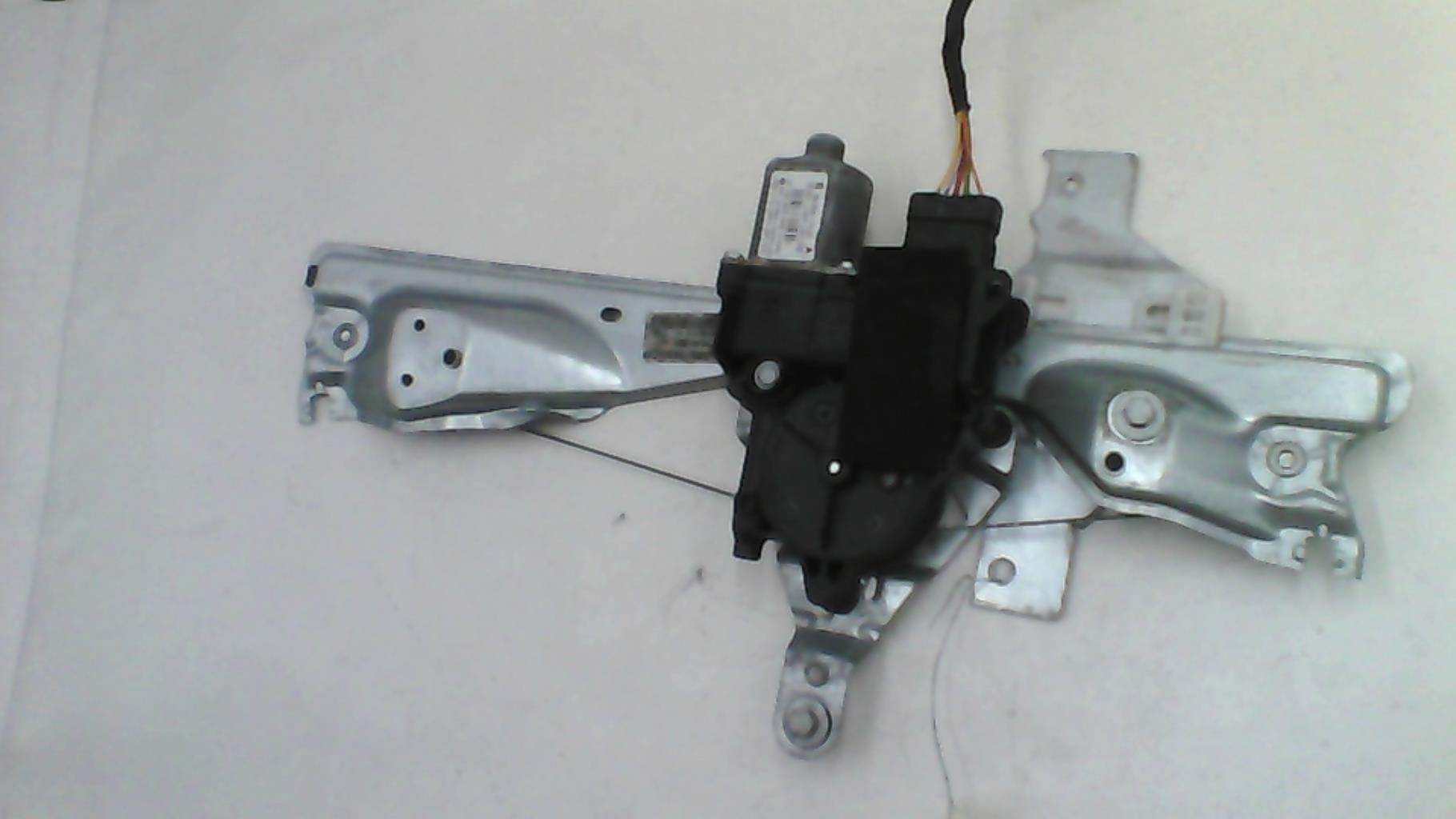 Alzacristalli elettrico posteriore destro PEUGEOT 308 1 SW PHASE 1 BREAK Diésel - 1