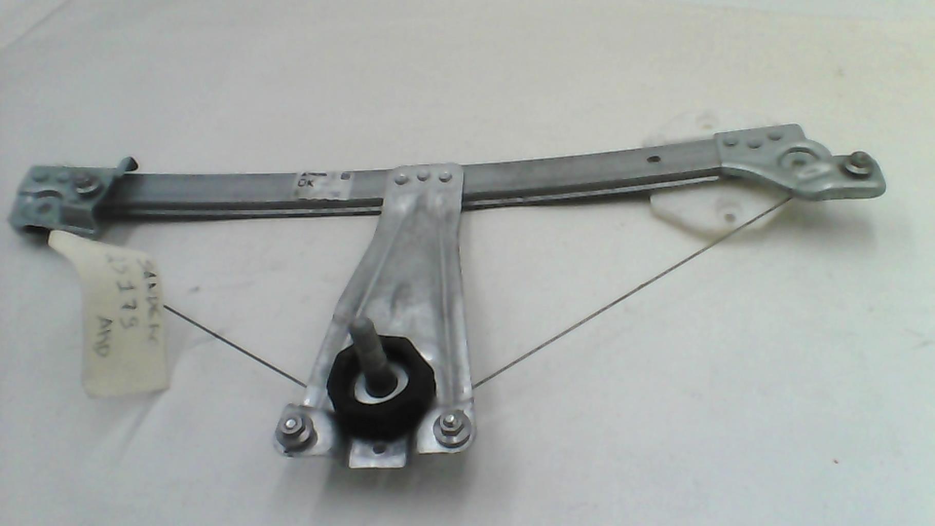 Alzacristalli manuale posteriore destro DACIA SANDERO 2 PHASE 2 Gasolina - 1