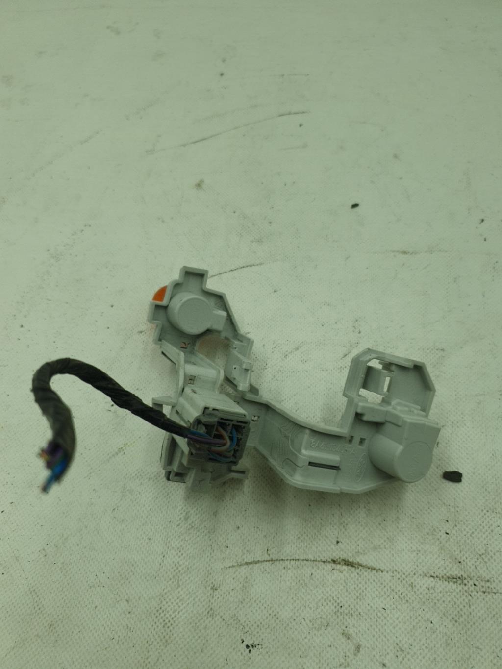 Base portalampade fanale posteriore sinistro FORD FIESTA 6 PHASE 1 Diésel - 1