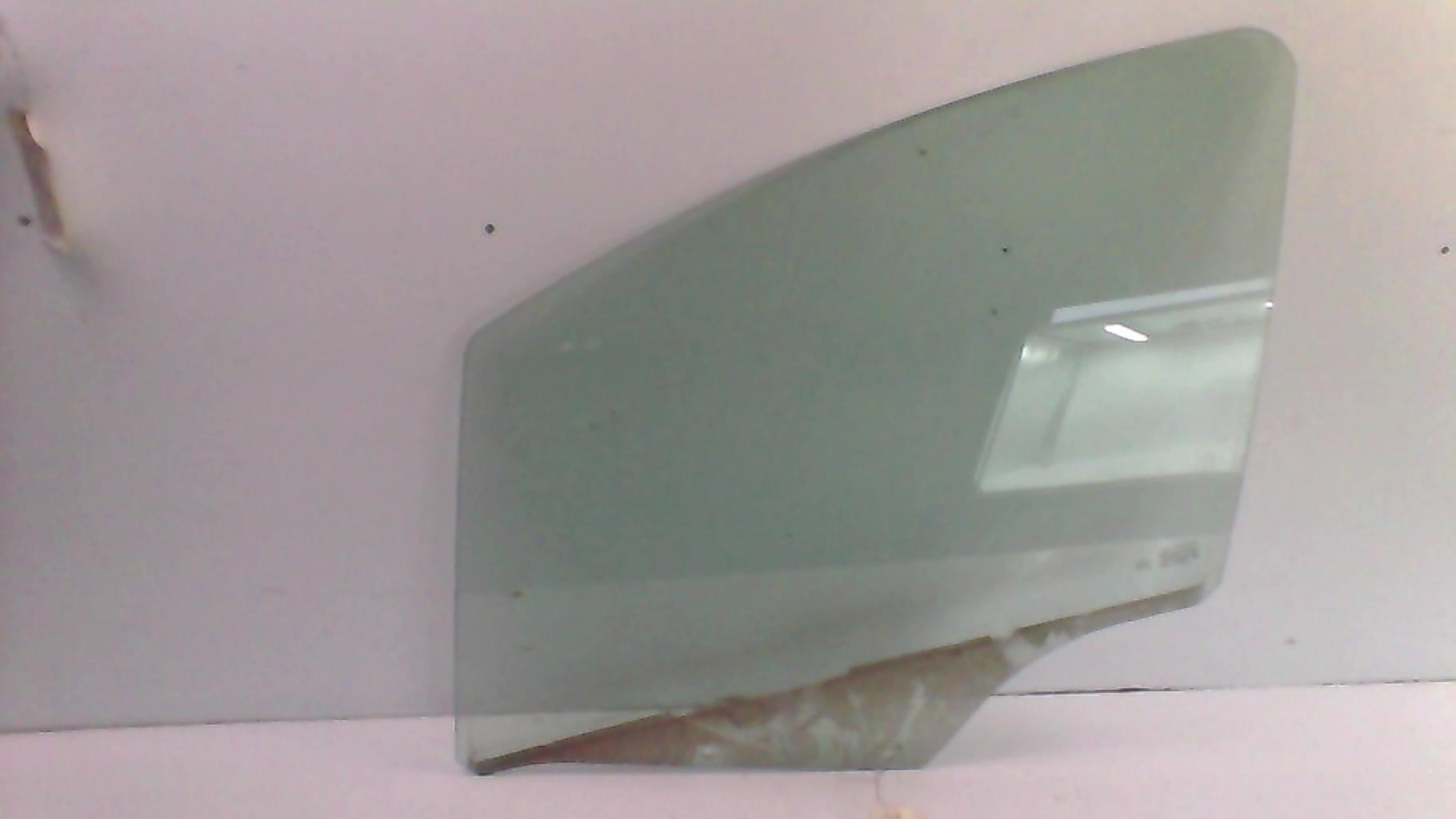 Vitre avant gauche CITROEN C3 2 PHASE 1 Diesel - 1