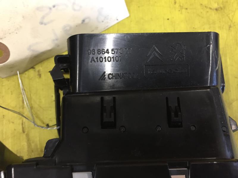 Bocchetta aerazione cruscotto anteriore sinistra PEUGEOT 508 1 PHASE 1 Diésel - 1