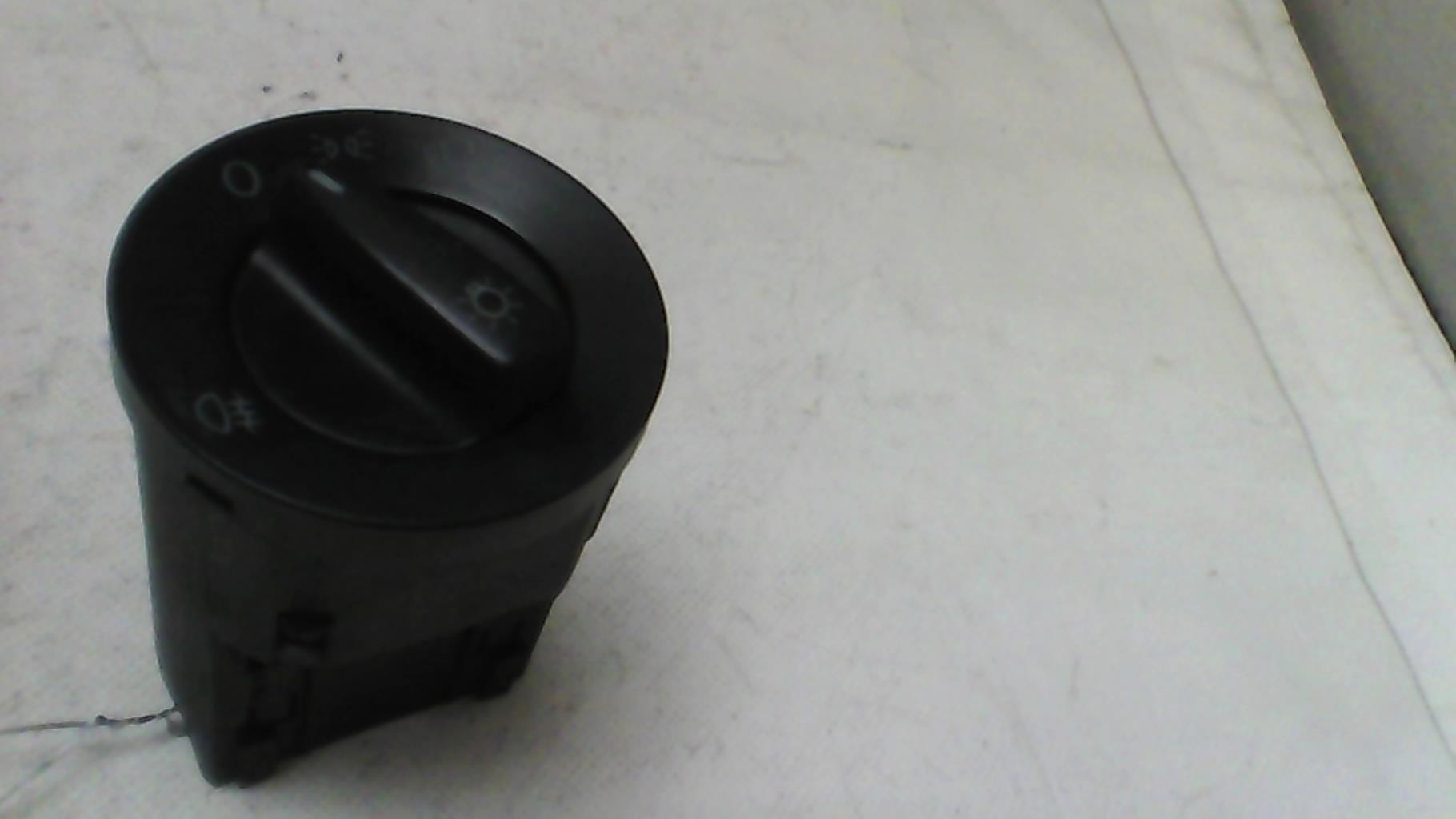 Commande de phare VOLKSWAGEN POLO 3 PHASE 2 Diesel - 1