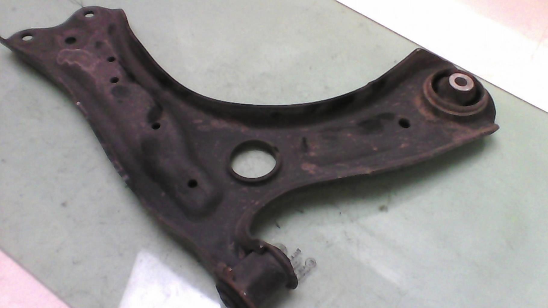 Triangolo inferiore anteriore sinistro VOLKSWAGEN POLO 5 PHASE 2 Diésel - 1