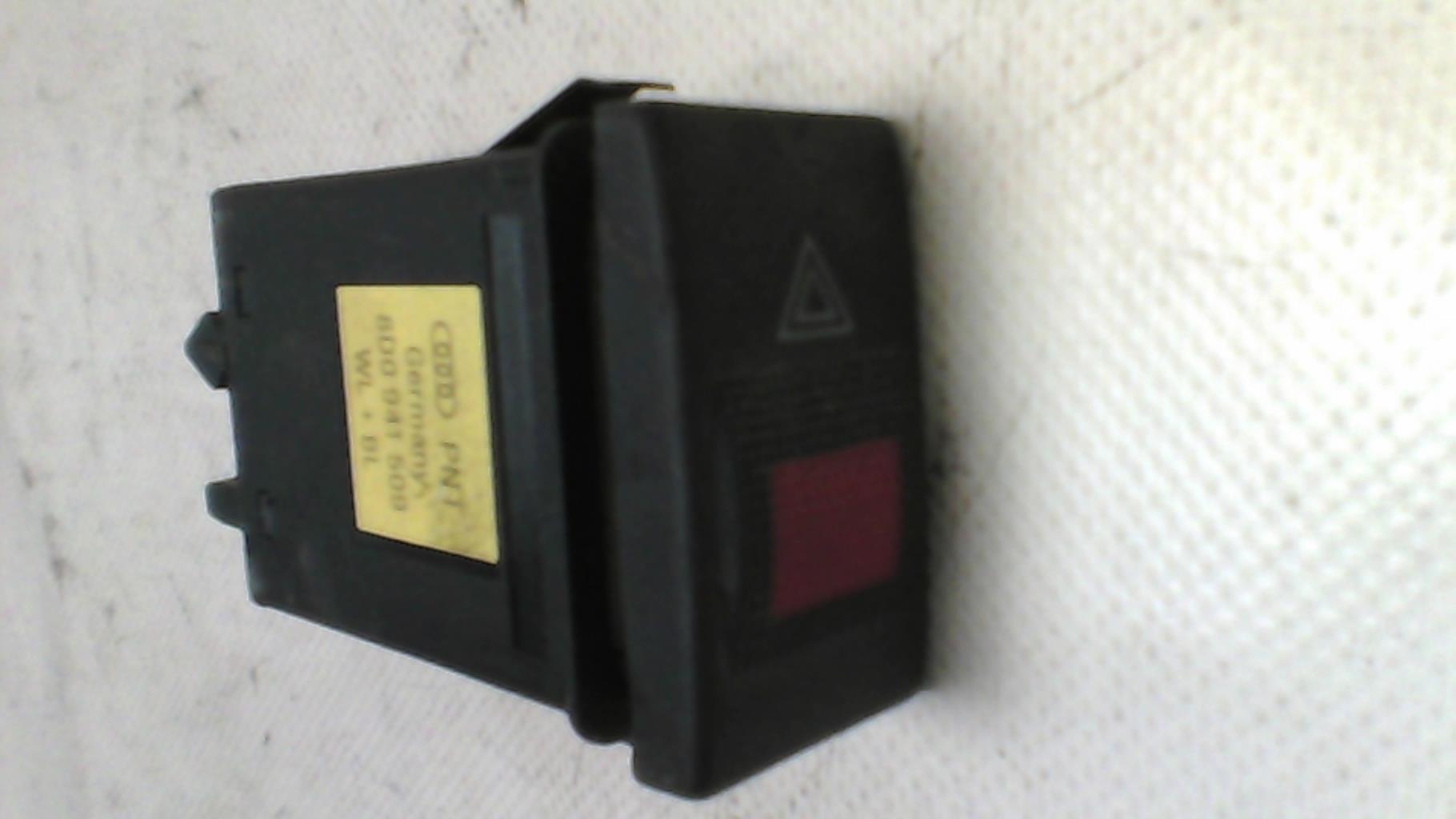 Bouton de warning AUDI A4 1 PHASE 1 Diesel - 1