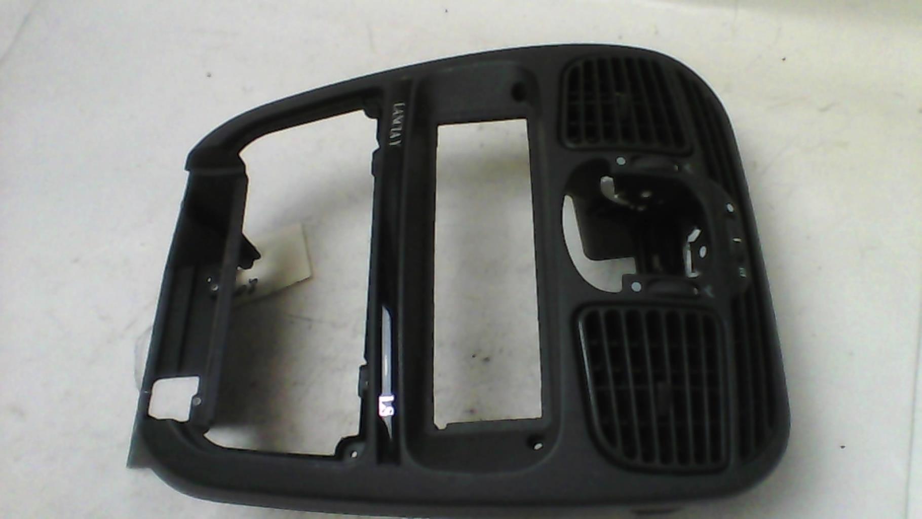 Console central (interieur plastique) LANCIA YPSILON 3 PHASE 1 Essence - 1