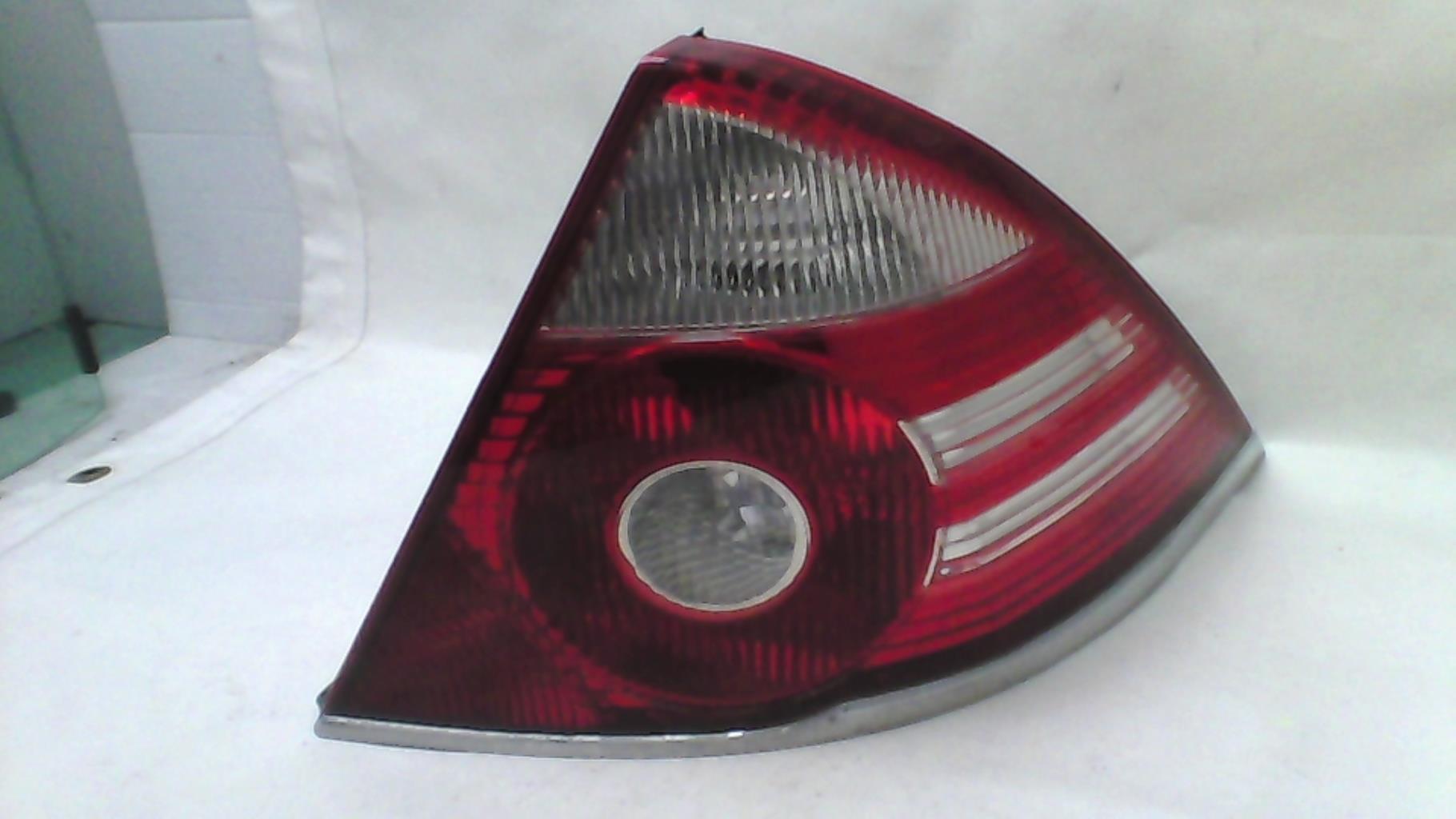 Fanale posteriore principale destro (luci) FORD MONDEO 2 Diésel - 1