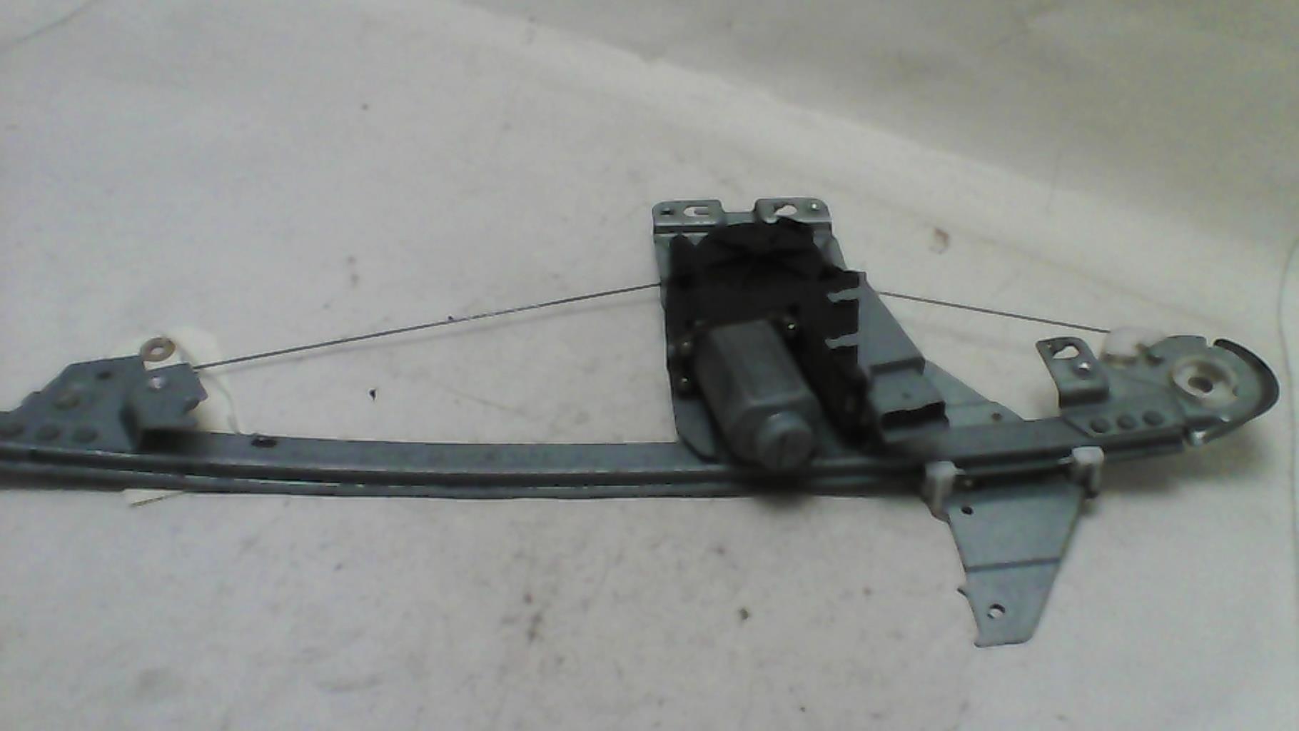 Alzacristalli elettrico posteriore destro PEUGEOT 307 PHASE 1 BREAK Diésel - 1
