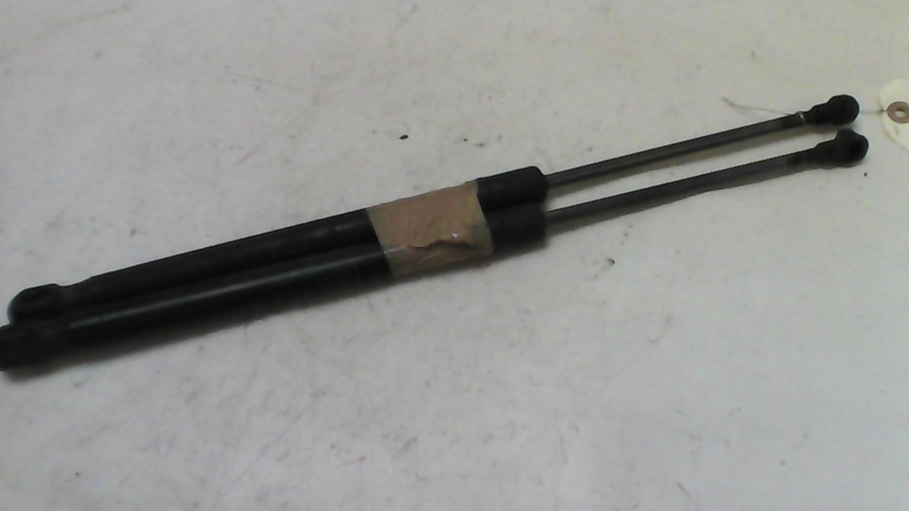 Verin de coffre BMW SERIE 1 E87 PHASE 2 Diesel - 1