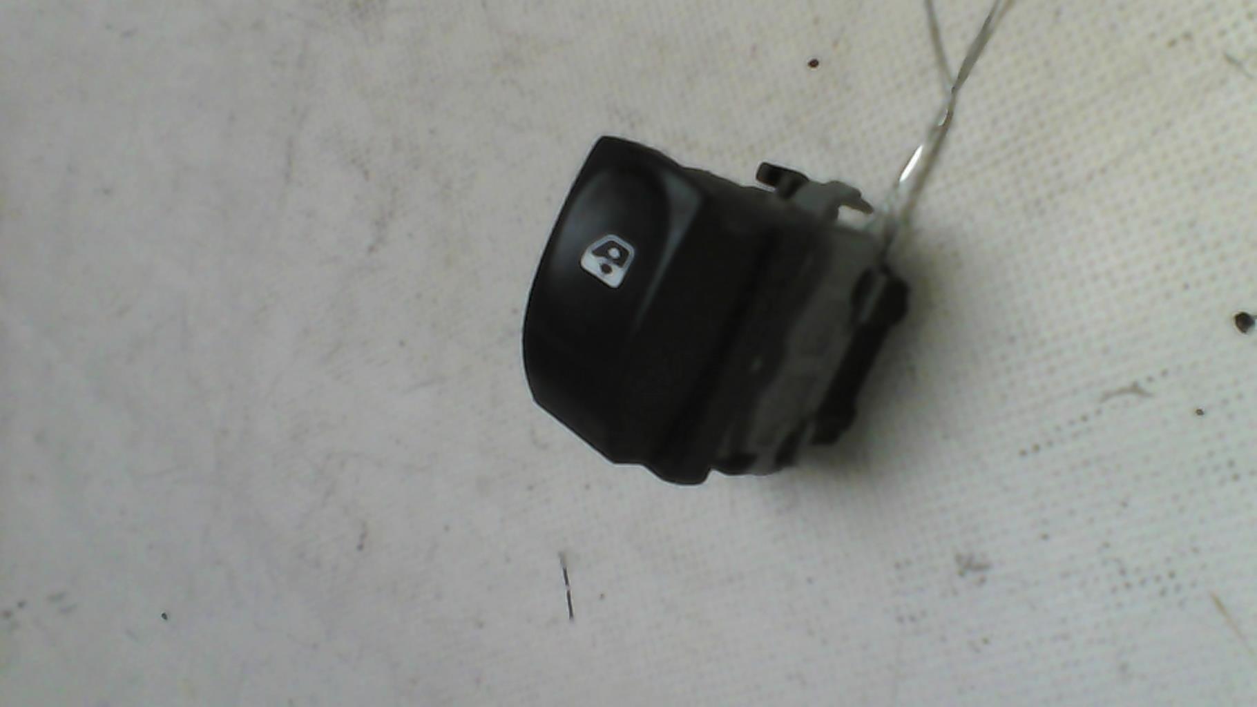 Interruttore lavacristalli anteriore destro RENAULT CLIO 3 PHASE 2 BREAK Diésel - 1