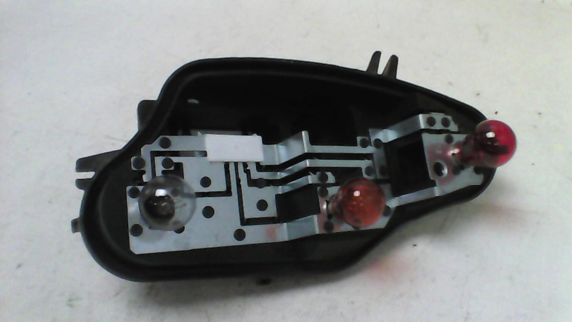 Base portalampade fanale posteriore sinistro CITROEN C3 2 PHASE 2 Diésel - 1