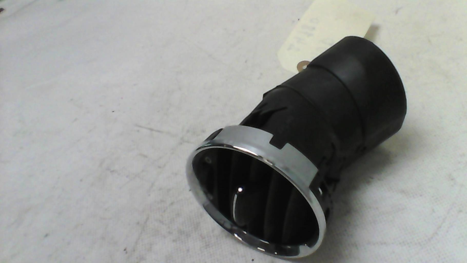 Bocchetta aerazione cruscotto anteriore sinistra PEUGEOT 5008 1 PHASE 1 Diésel - 1