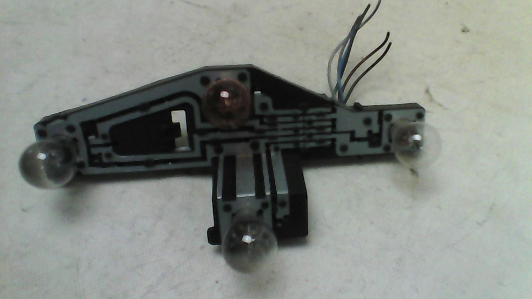 Base portalampade fanale posteriore destro RENAULT LAGUNA 2 PHASE 1 BREAK  - 1