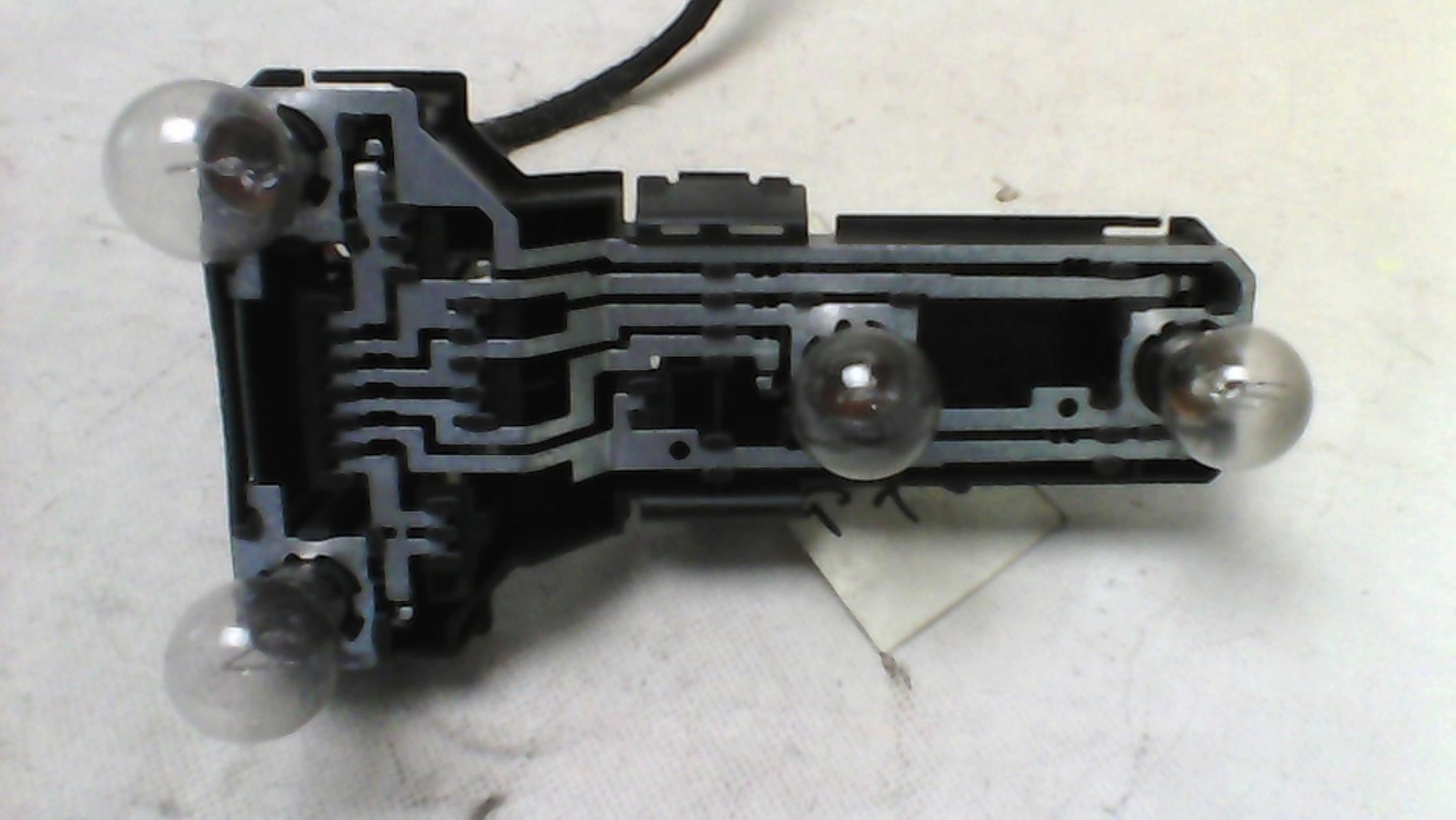 Base portalampade fanale posteriore sinistro VOLKSWAGEN PASSAT 4 PHASE 1 BREAK Diésel - 1