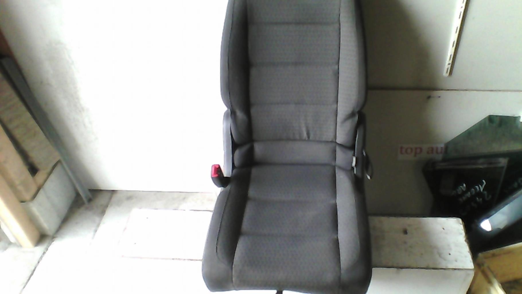 Sedile posteriore sinistro VOLKSWAGEN TOURAN 1 PHASE 1 Diésel - 1