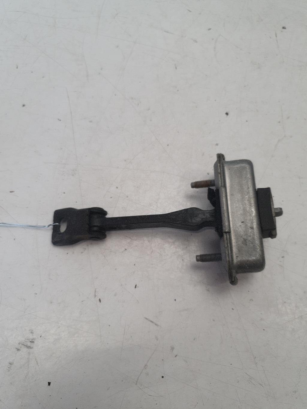 Tirante portiera anteriore destro PEUGEOT 208 1 PHASE 1 Diésel - 1