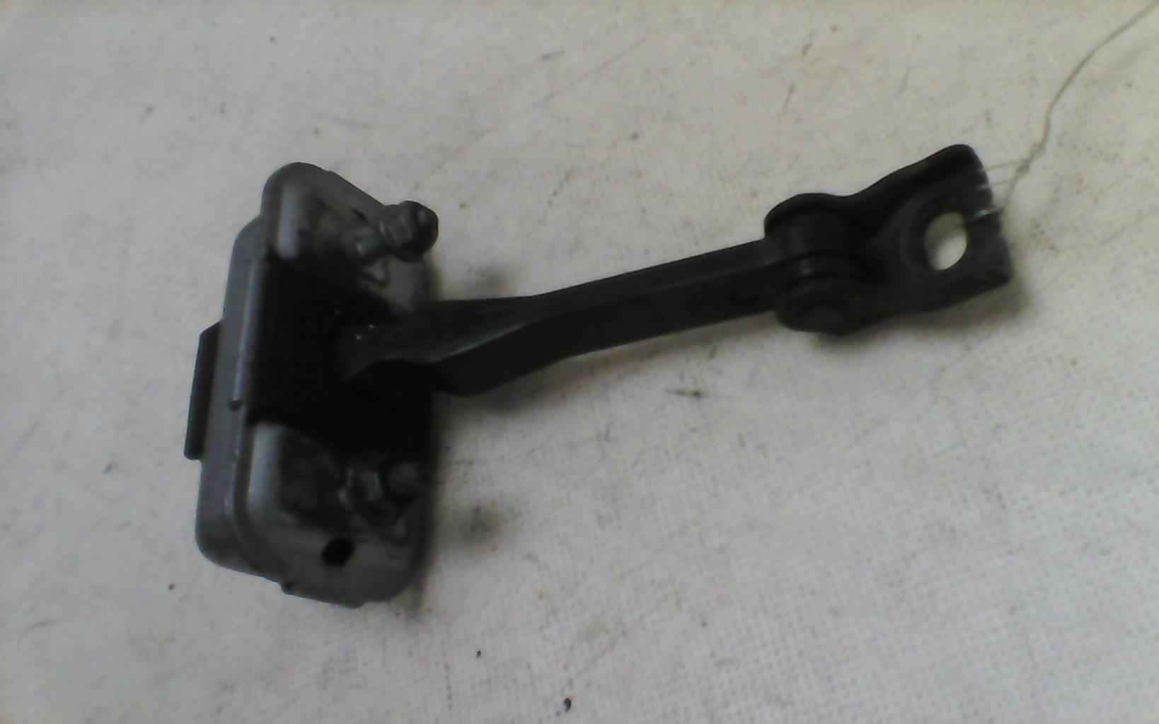 Tirante portiera anteriore sinistro PEUGEOT 208 1 PHASE 1 Diésel - 1