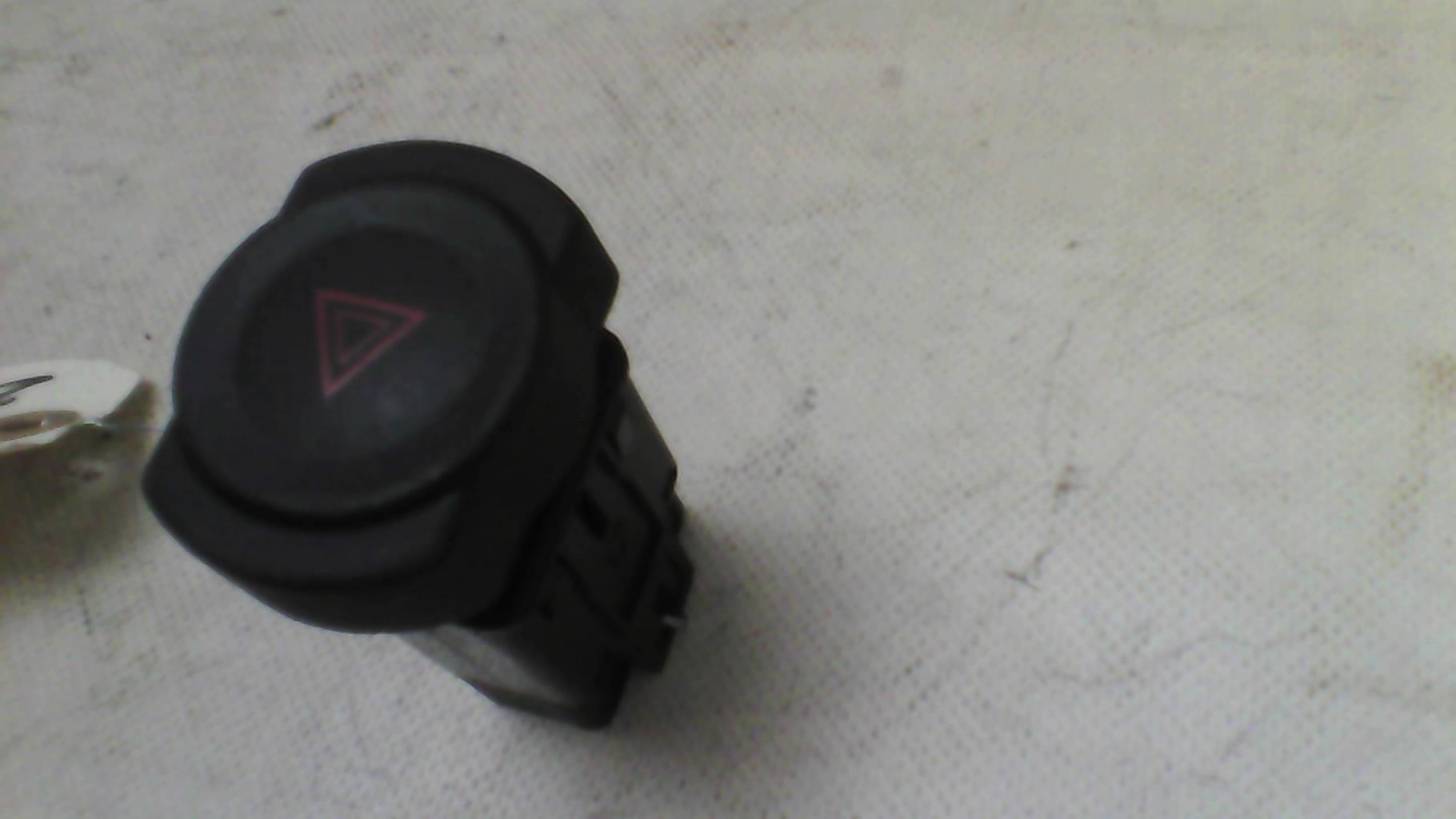 Bouton de warning DACIA SANDERO 1 Essence/GPL - 1