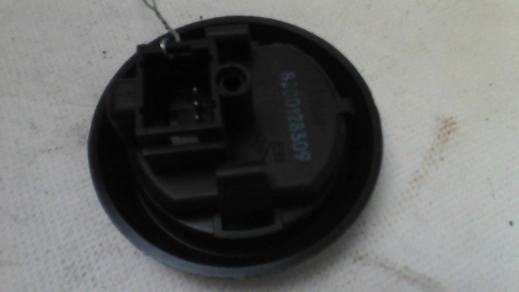Commande de reglage hauteur de phare RENAULT KANGOO 1 PHASE 2 Essence - 1