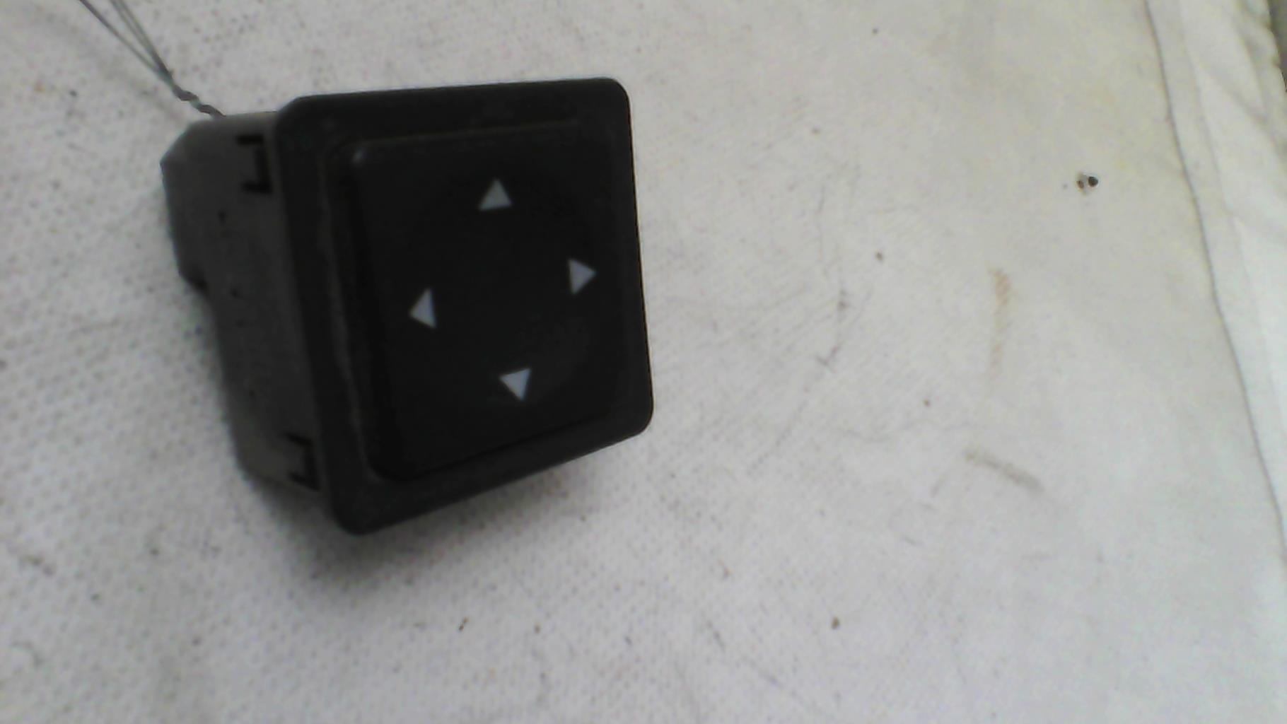 Commande retroviseurs MITSUBISHI SPACE RUNNER Diesel - 1