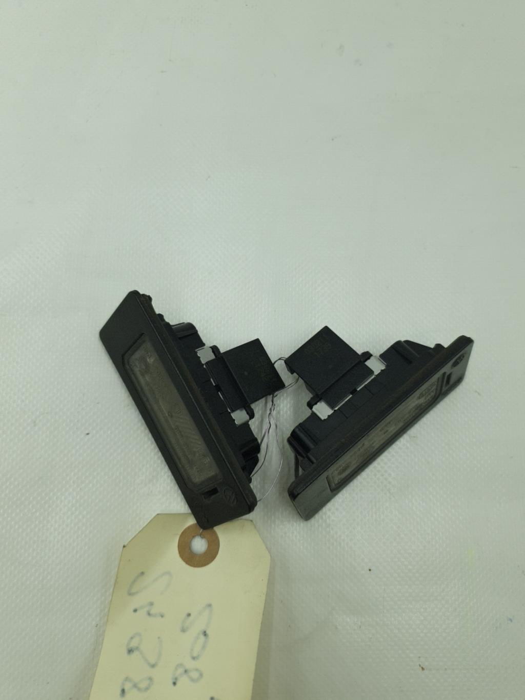 Eclairage de plaque AUDI A4 3 AVANT PHASE 1 BREAK Diesel - 1
