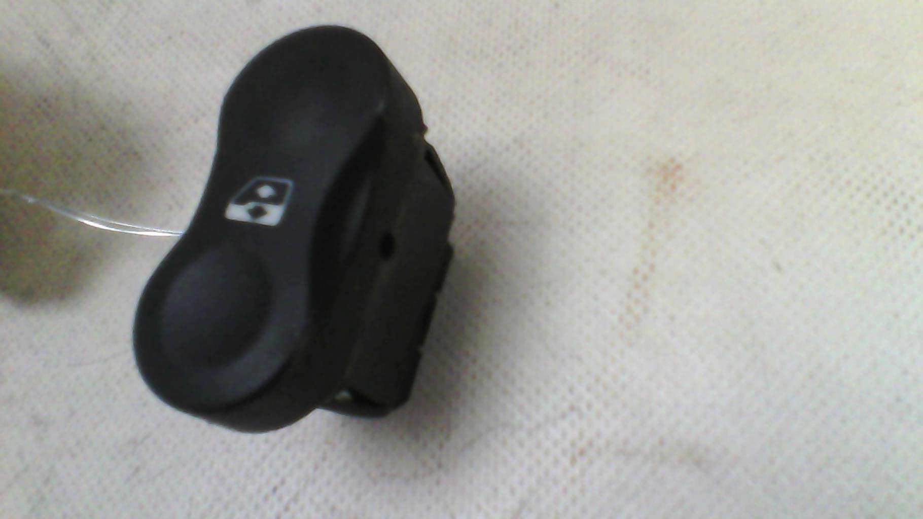 Interruttore alzacristalli DACIA SANDERO 1 Gasolina/GLP - 1