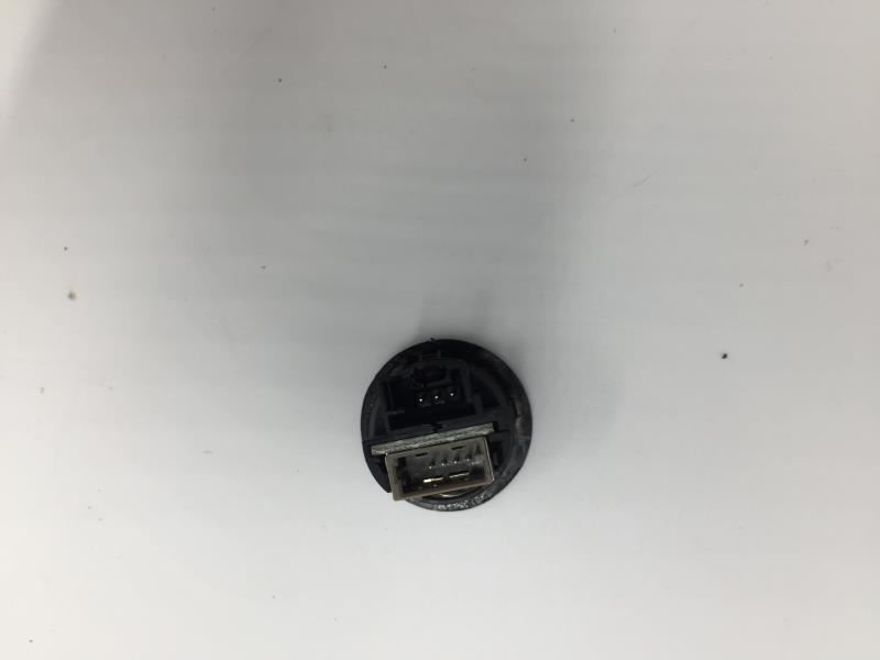 Presa porta USB PEUGEOT 208 PHASE 1 Diésel - 1